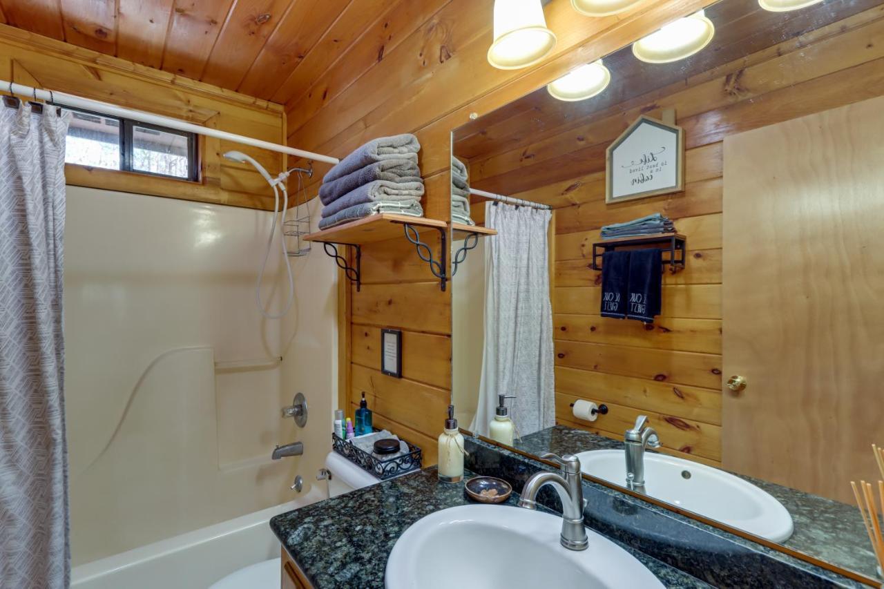 Blue Ridge Cozy Cabin In The Woods With Hot Tub! Eksteriør bilde